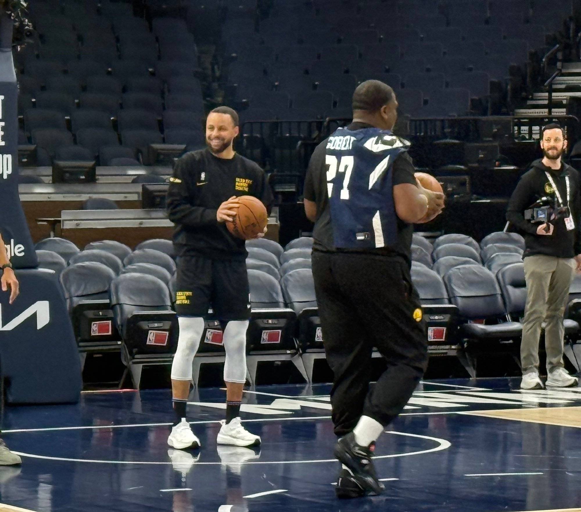 包含库里绝杀时刻，球队未来可期点燃赛场，热火迎来胜利！的词条