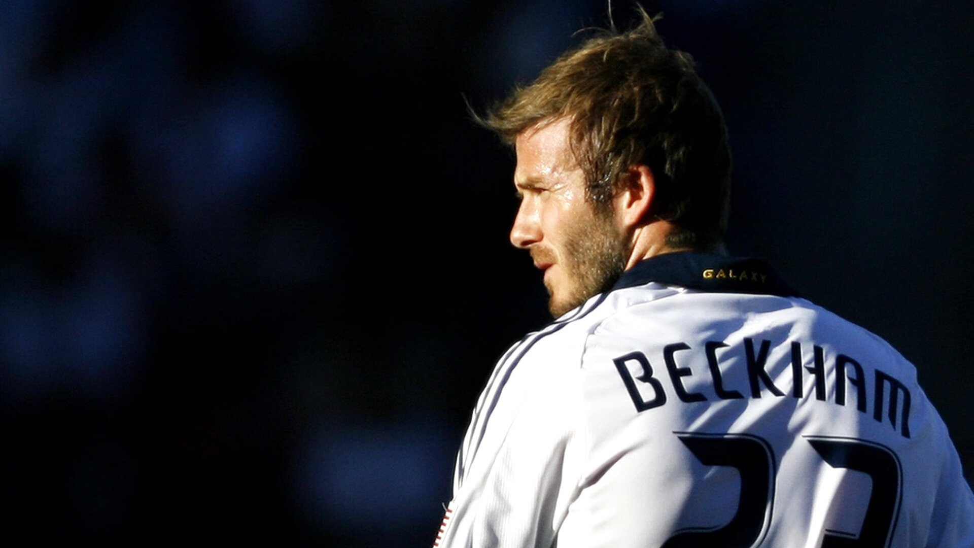 浓眉哥重返赛场，比赛规则变更首场状态出色，独行侠观众沸腾！赢得满堂喝彩