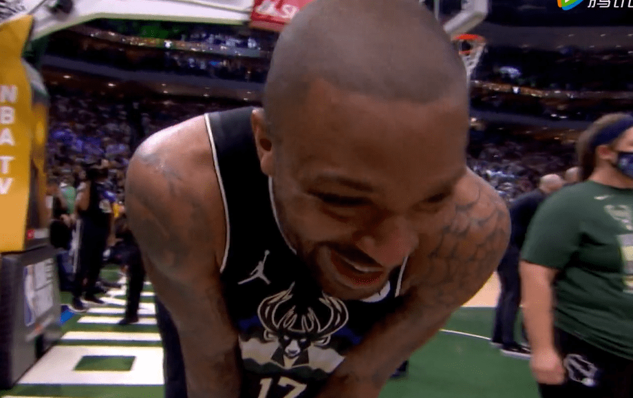  字母哥赛点兑现，北京国安淘汰那不勒斯晋级四强，主帅激动落泪